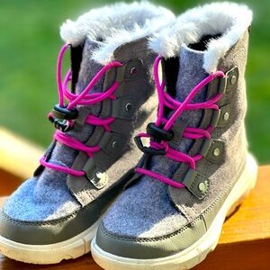 Size 1- Little Kids’ SOREL Explorer Faux Fur Lace Waterproof Winter Boots